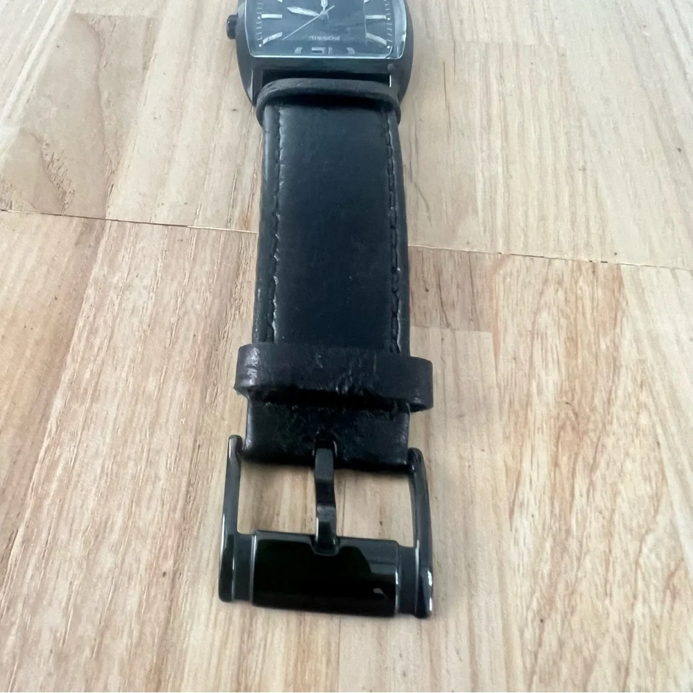 Fossil men’s rectangular black dial black leather dress watch NEW BATTERY